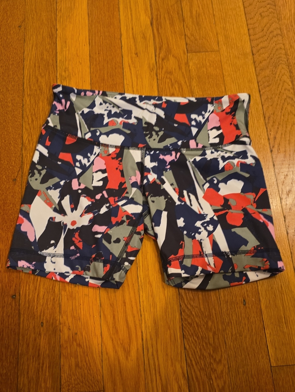 Lululemon Size 6 Shorts